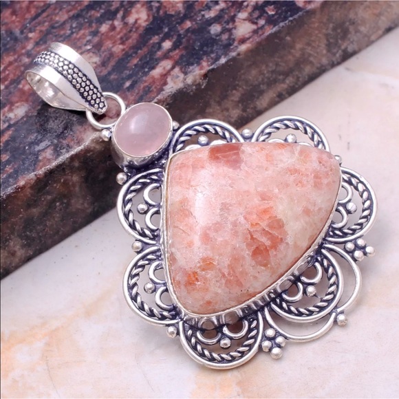 Jewelry - Beautiful natural Sunstone and Rose Quartz pendant